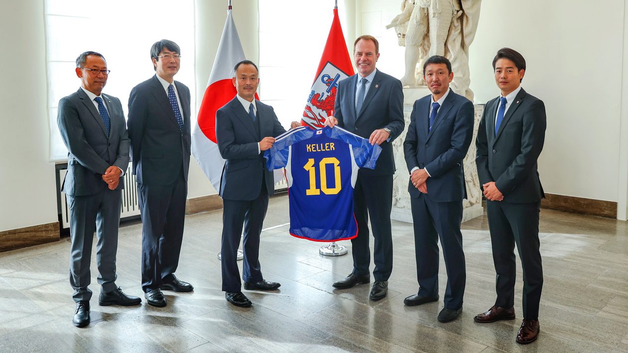 OB Keller empfängt japanische Fußball-Delegation